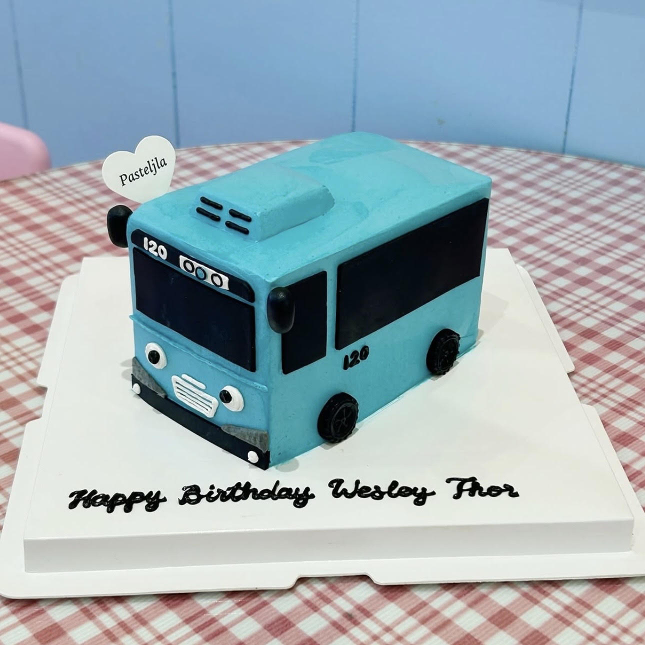 3D Taro bus cake