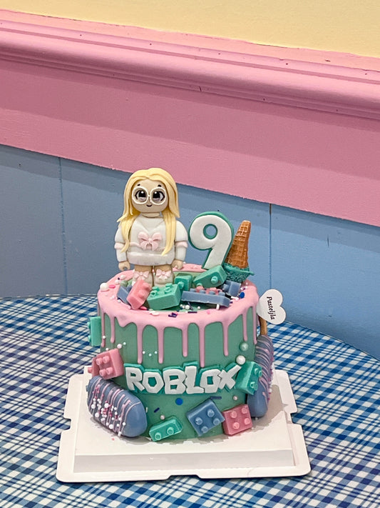 Roblox girl cake