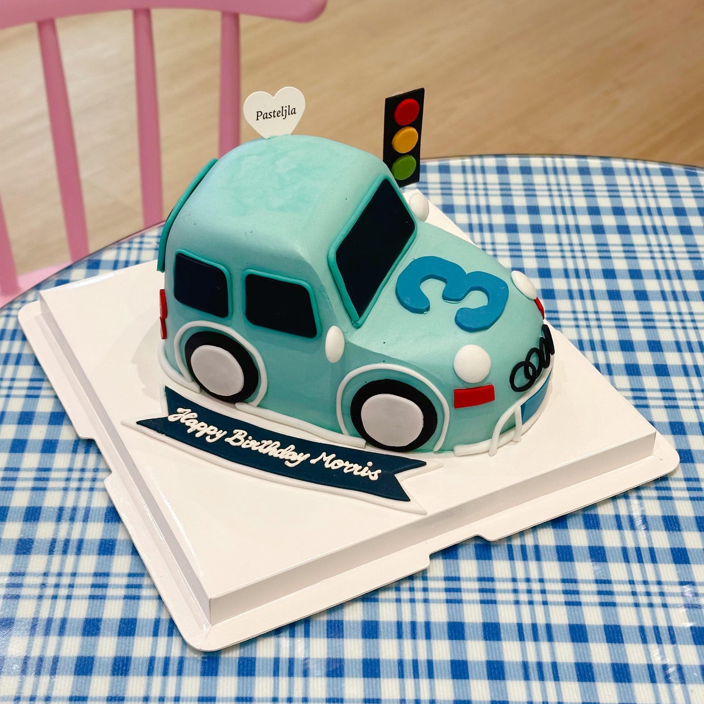 Cute 3D car cake