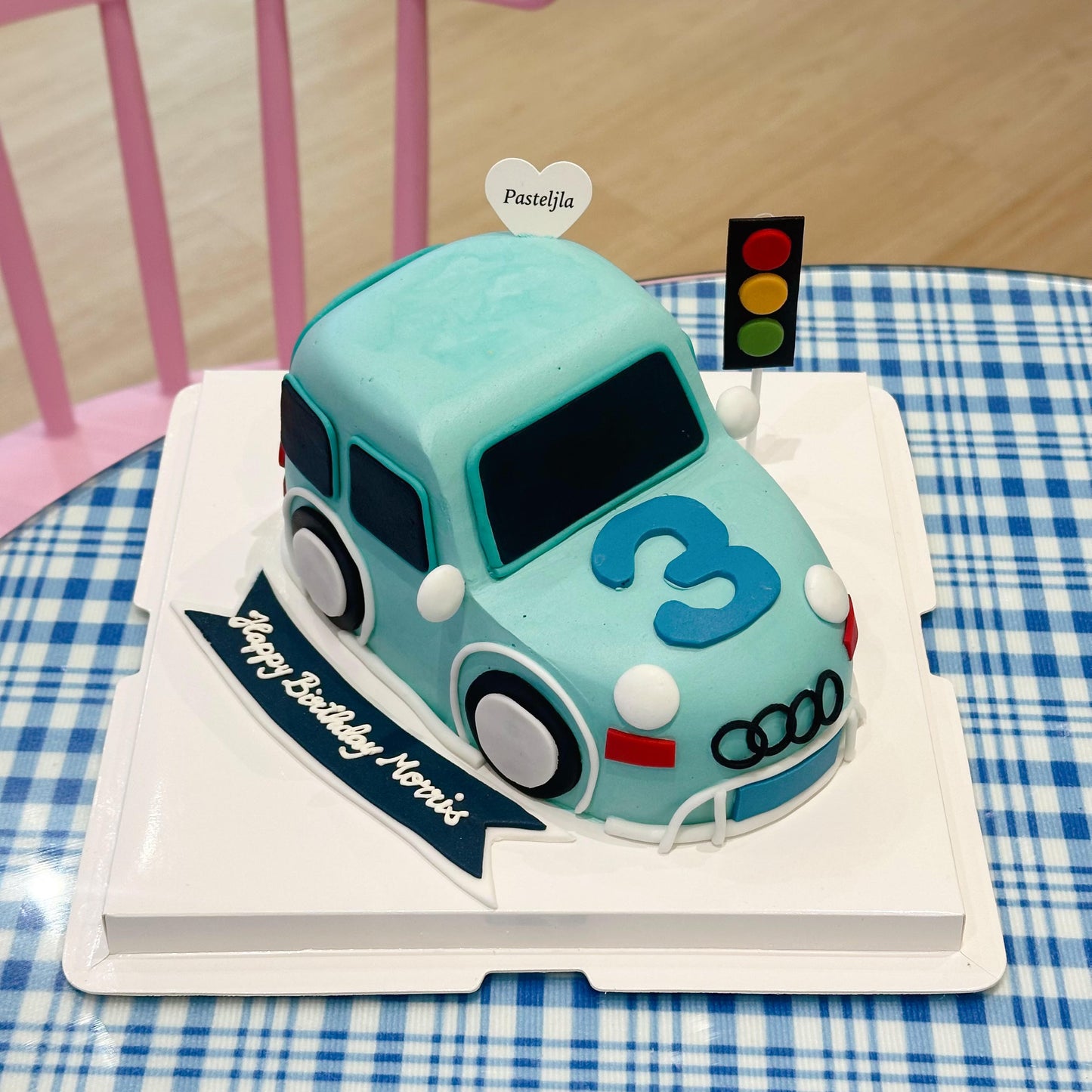 Cute 3D car cake