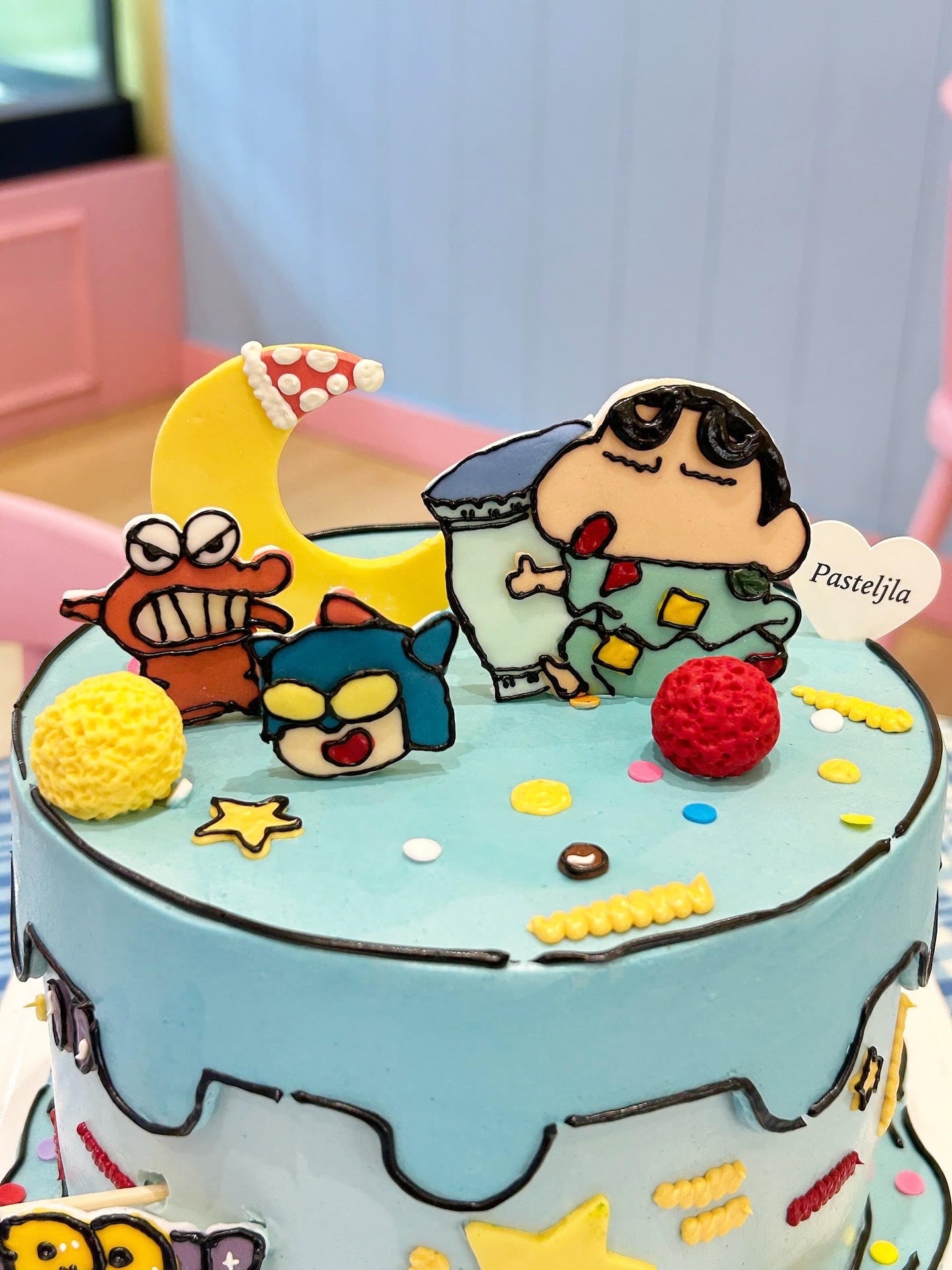 Blue Crayon ShinChan cake