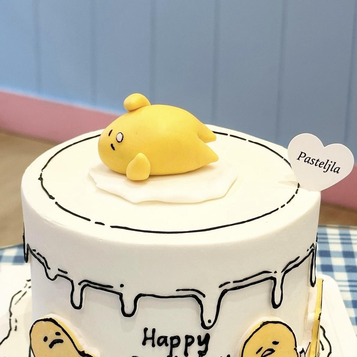 Gudetama cake