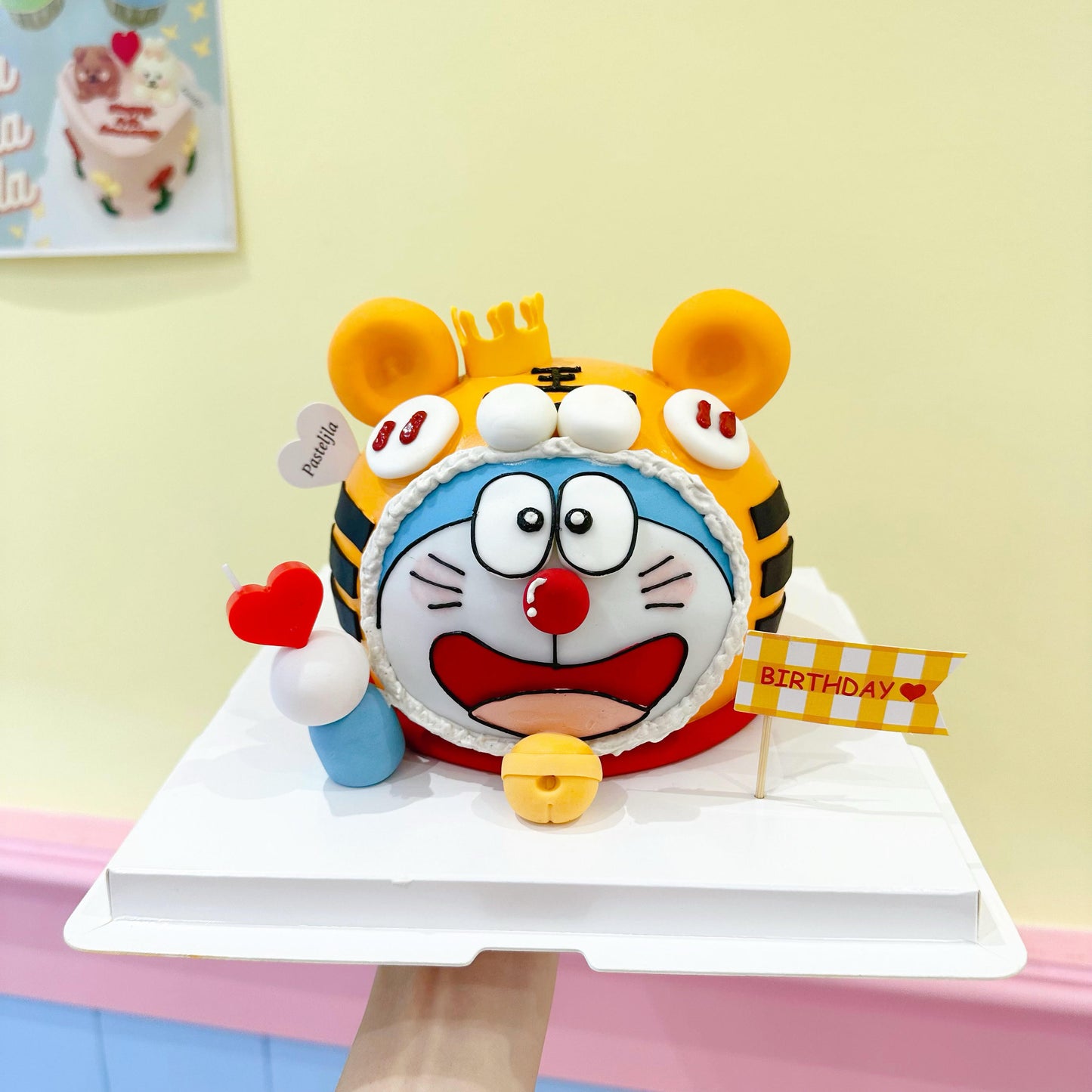 Tiger doraemon cake