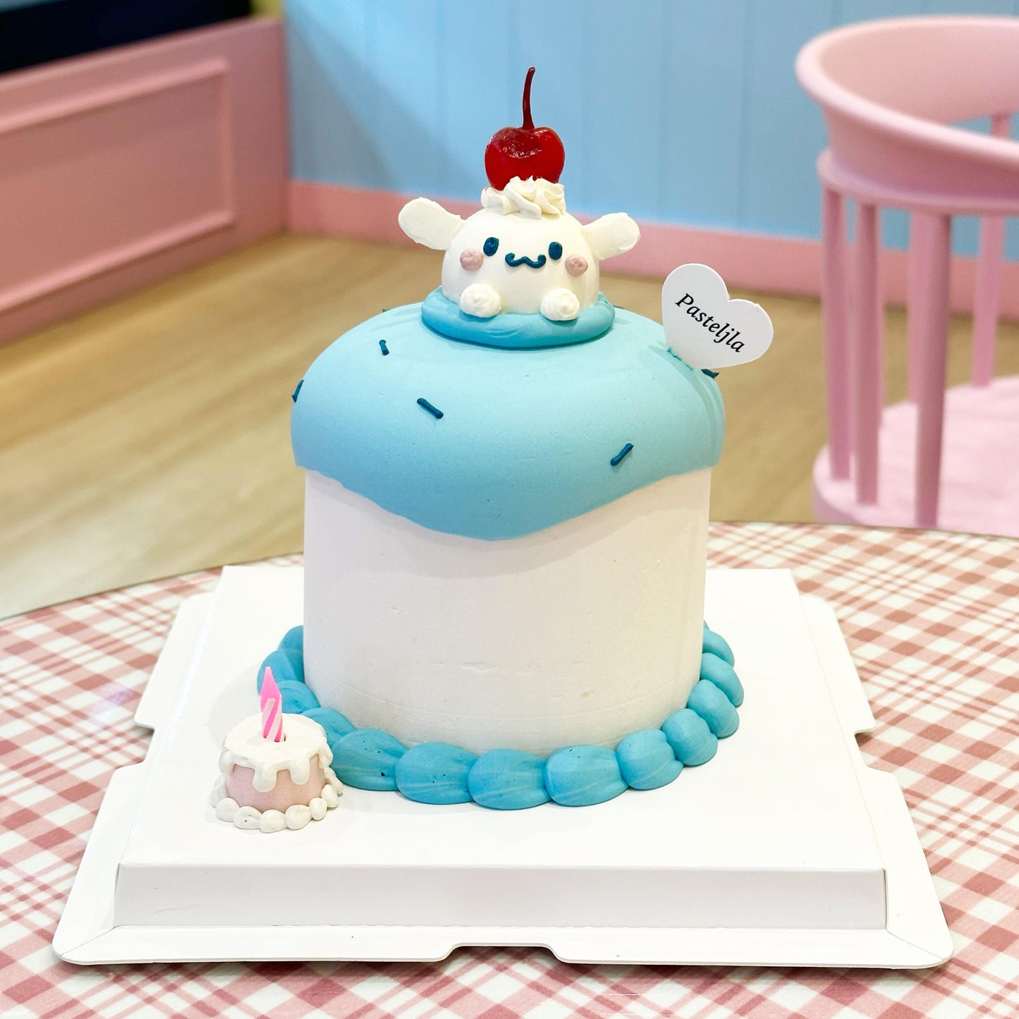 Cinnamoroll cake