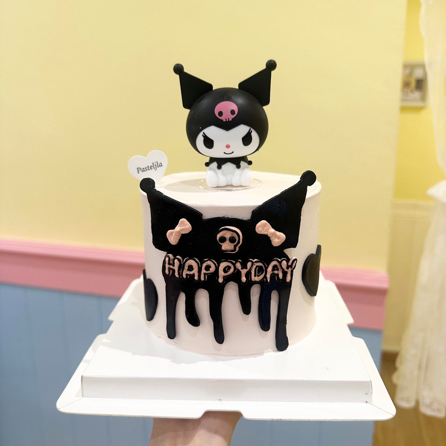 Pink Kuromi cake