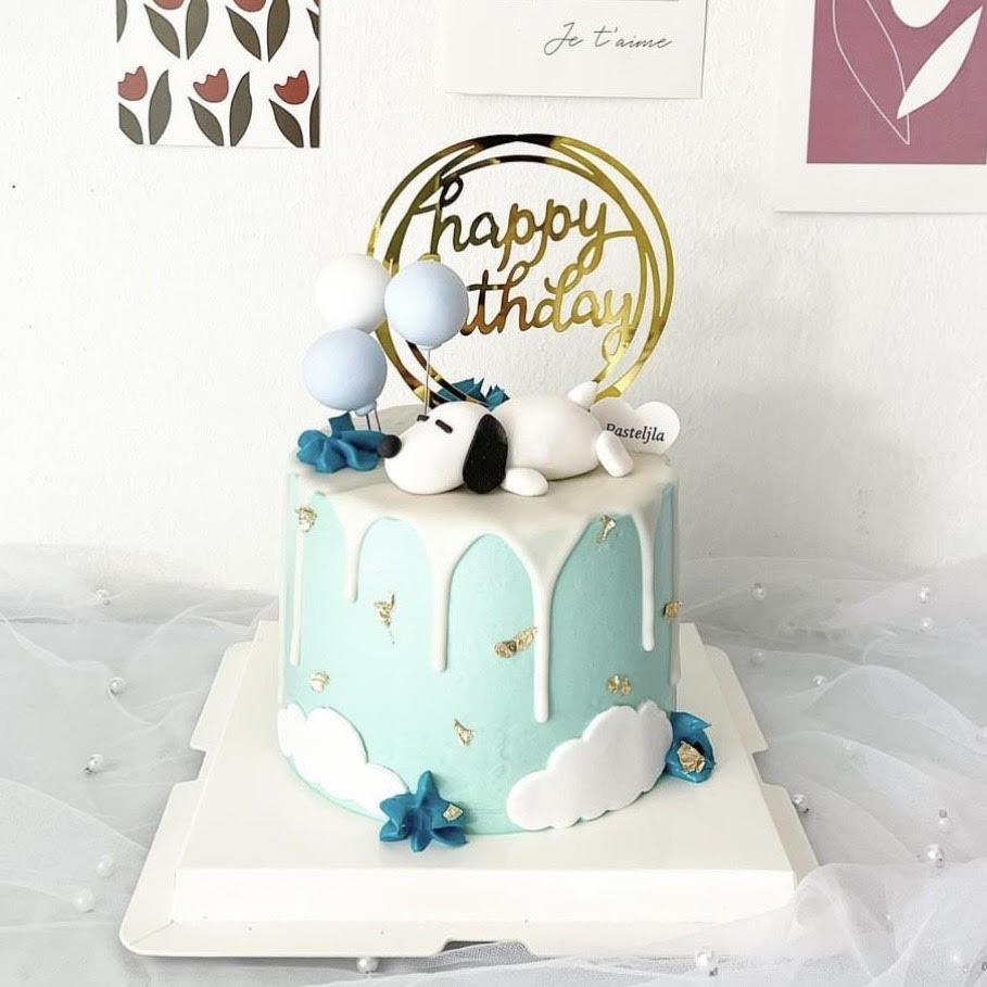 Fondant Snoopy Cake