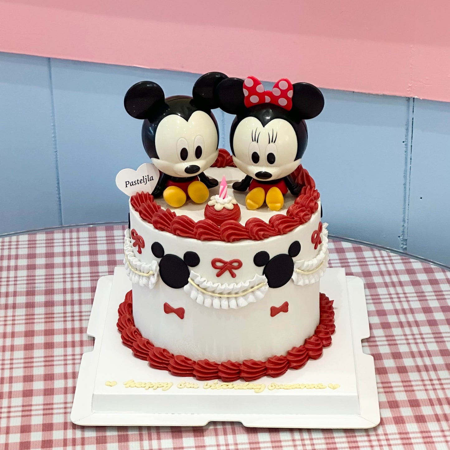 Mickey and Minnie cake