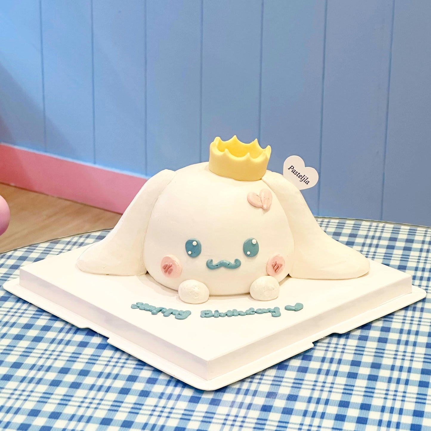 Cinnamoroll cake