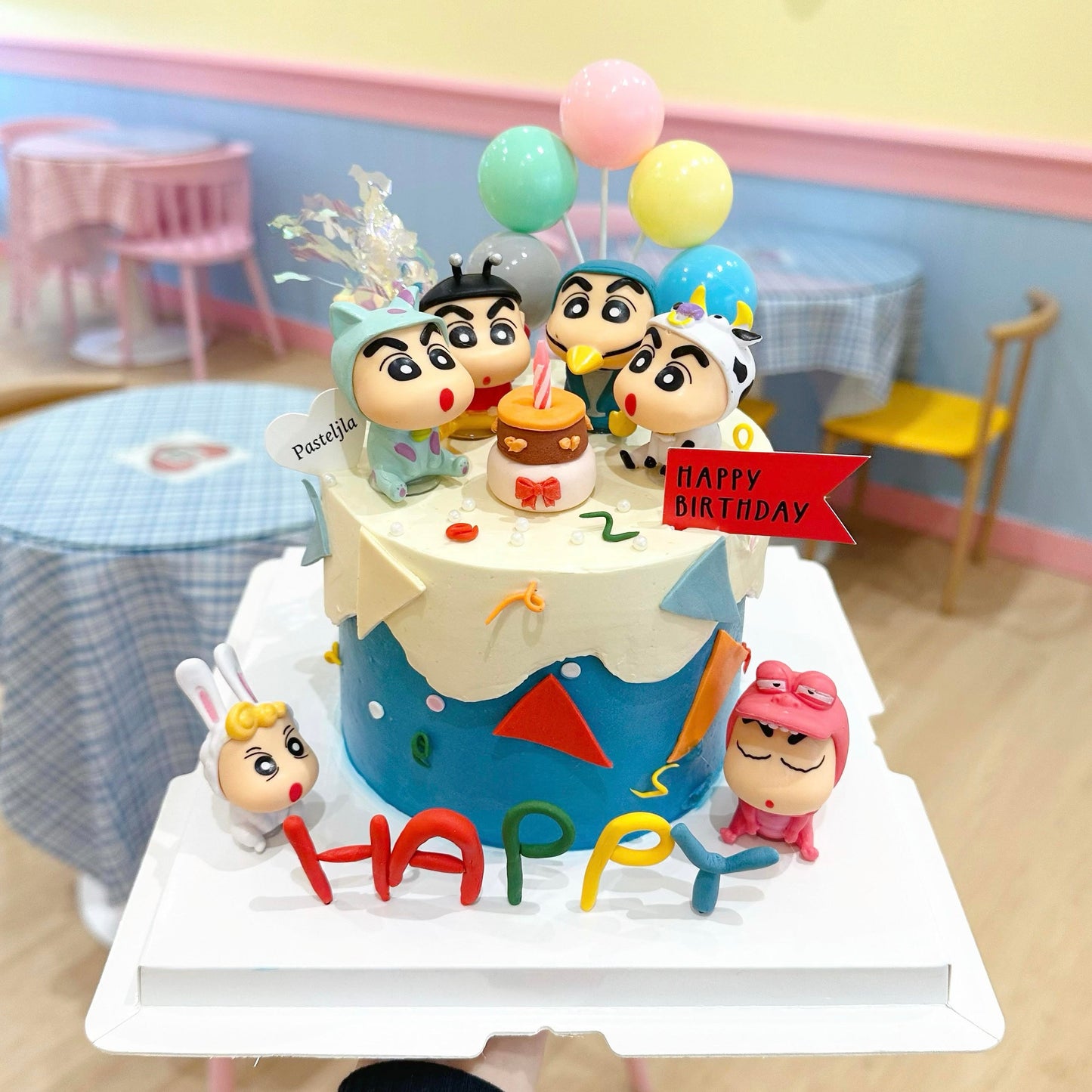 Crayon Shinchan cake