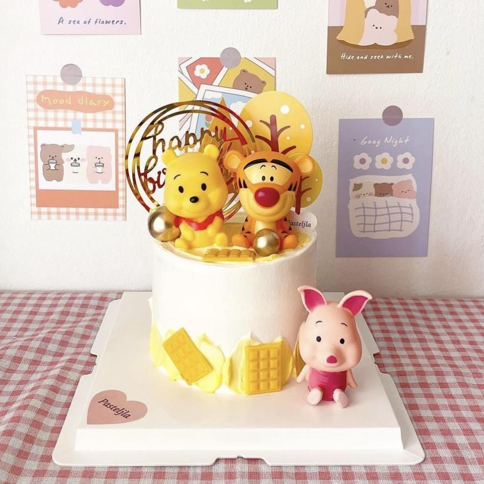 Autumn Winnie the Pooh Cake