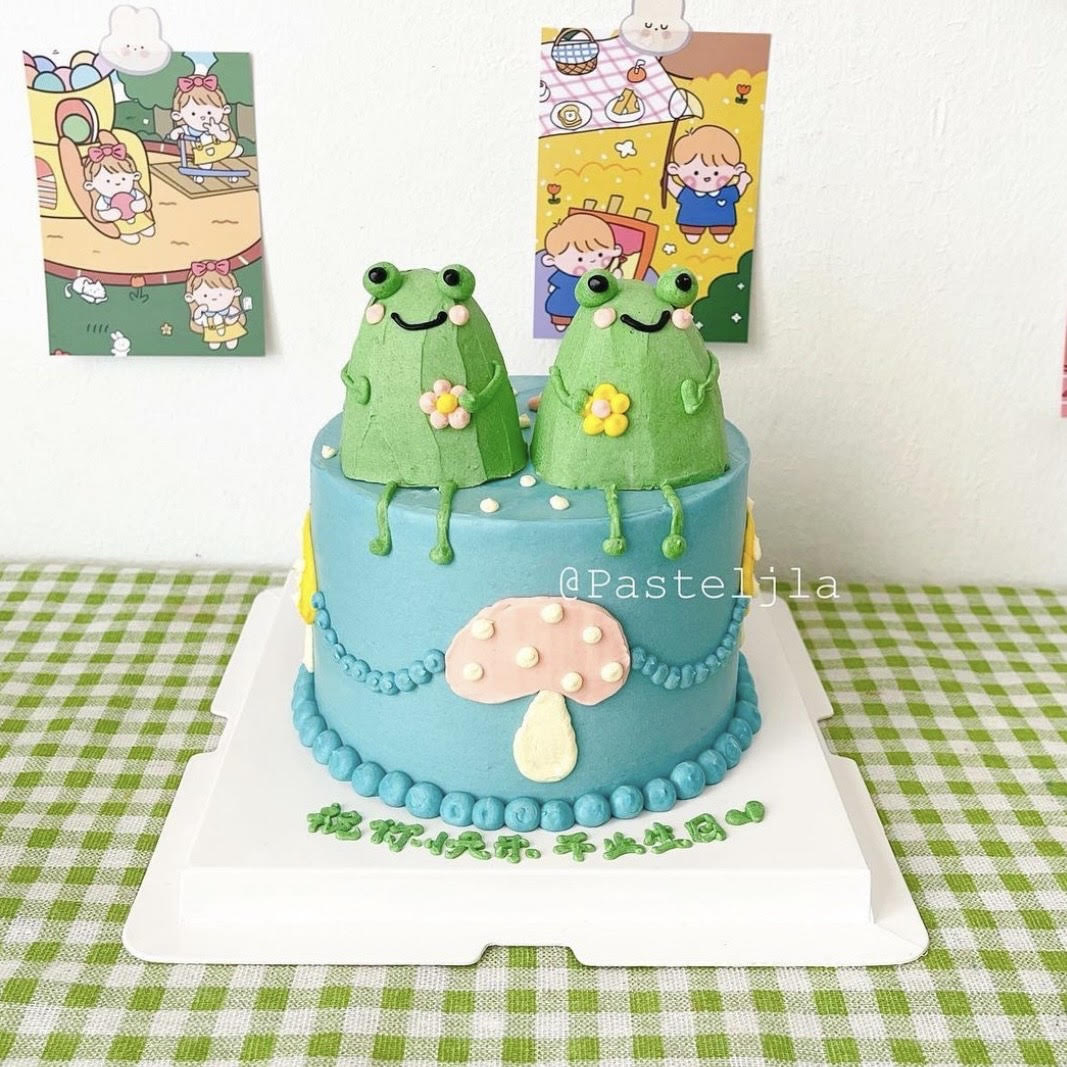 Twin Frogs Cake