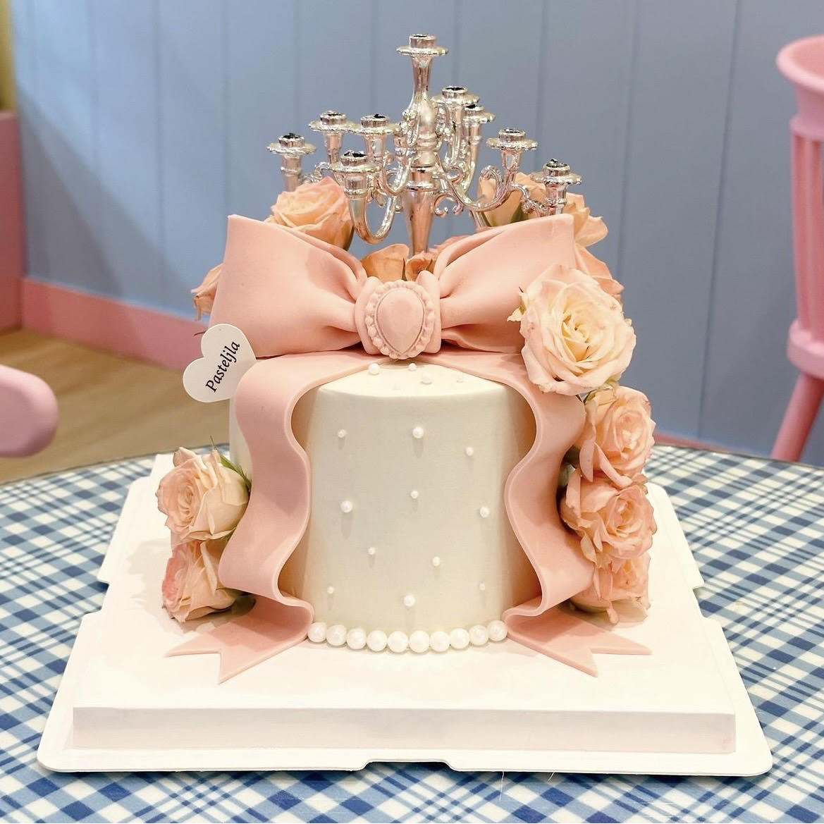 Floral vintage cake