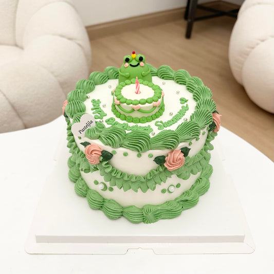 Vintage Froggy Cake