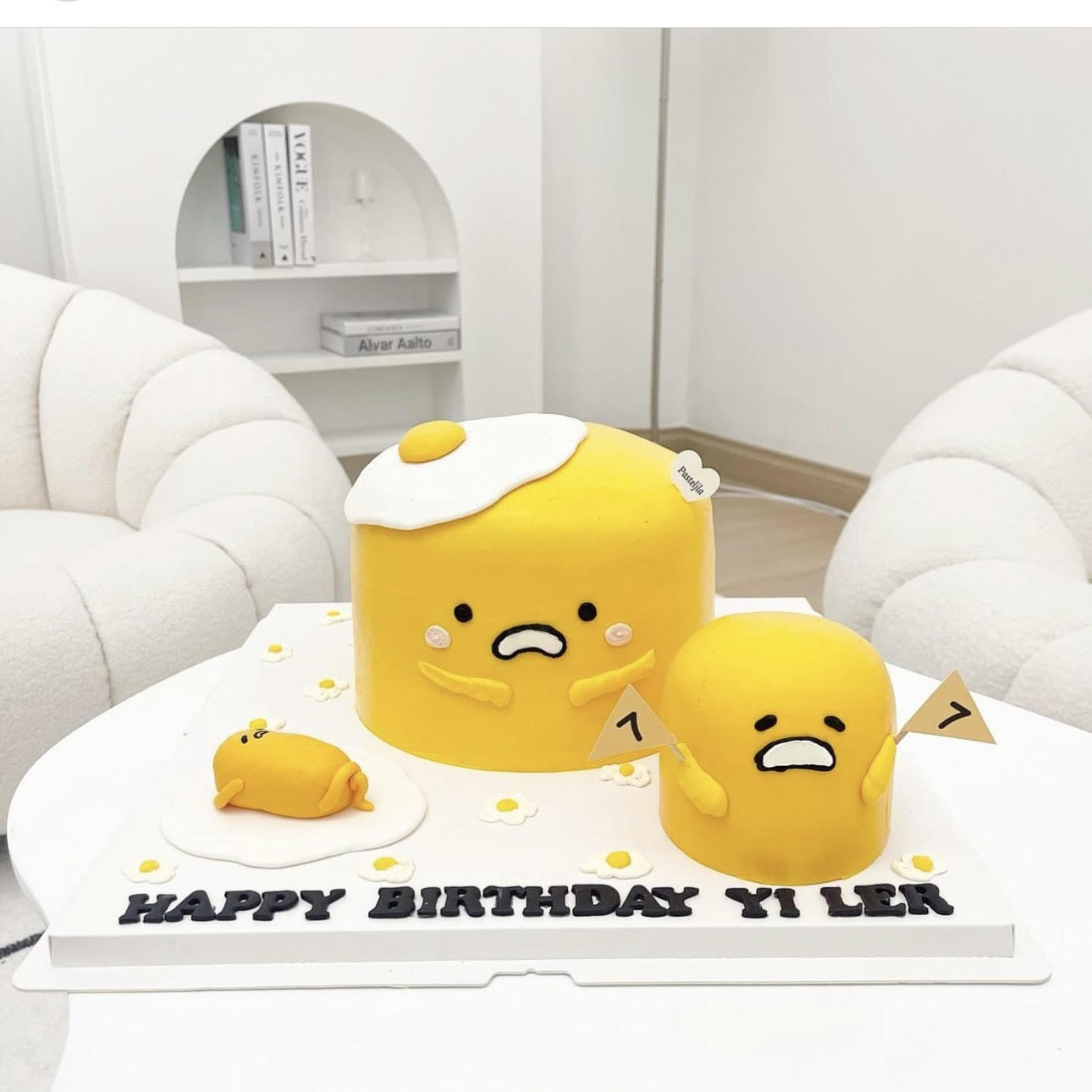 Huge Gudetama Cake – Pasteljla