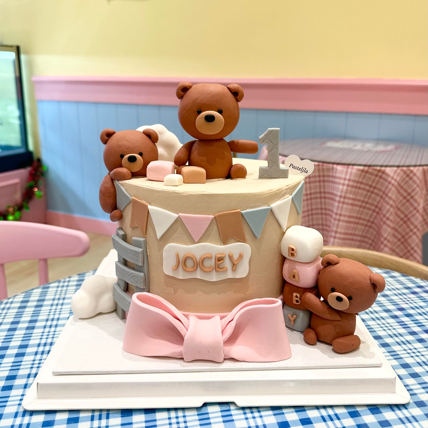 Fondant Teddy bear cake