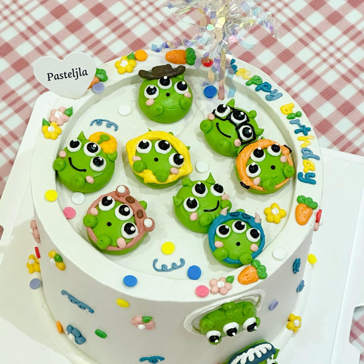 Disney three eyed alien cake – Pasteljla