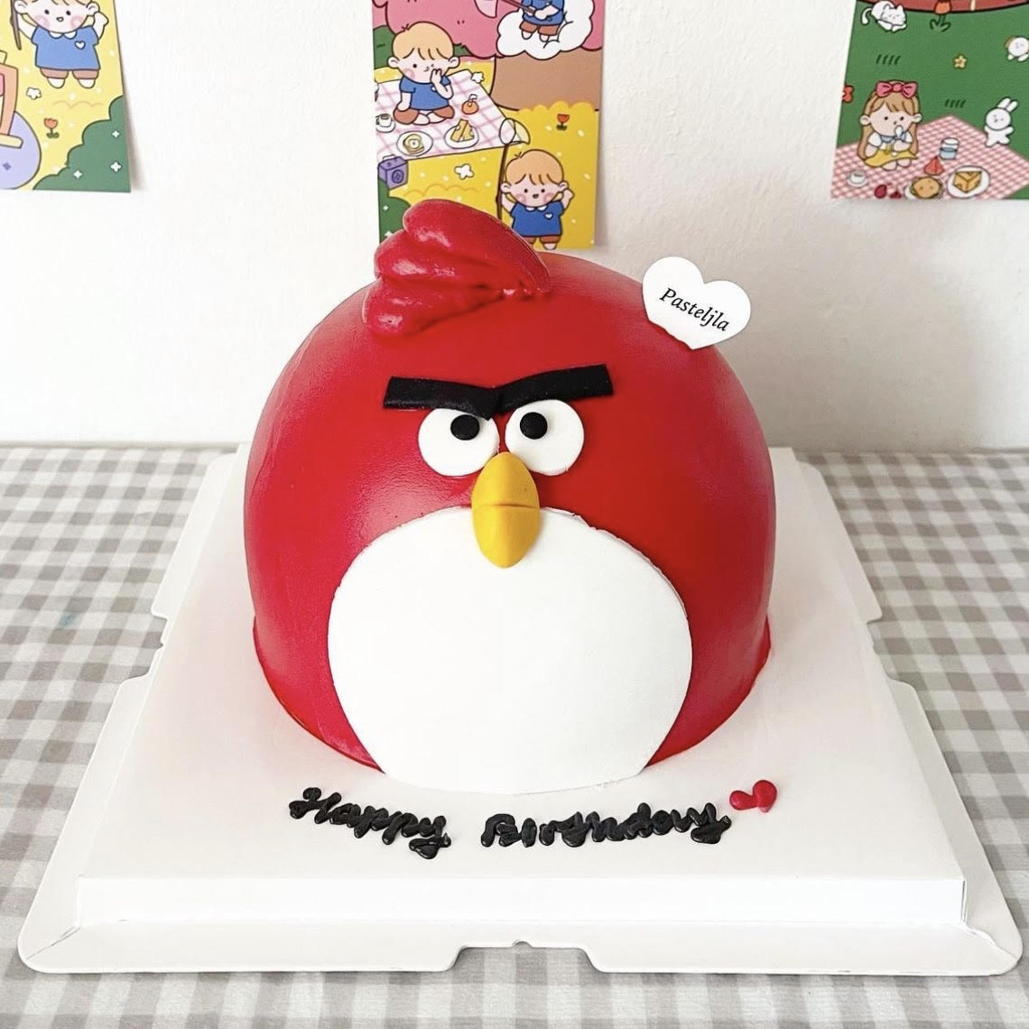 Angry Bird Cake