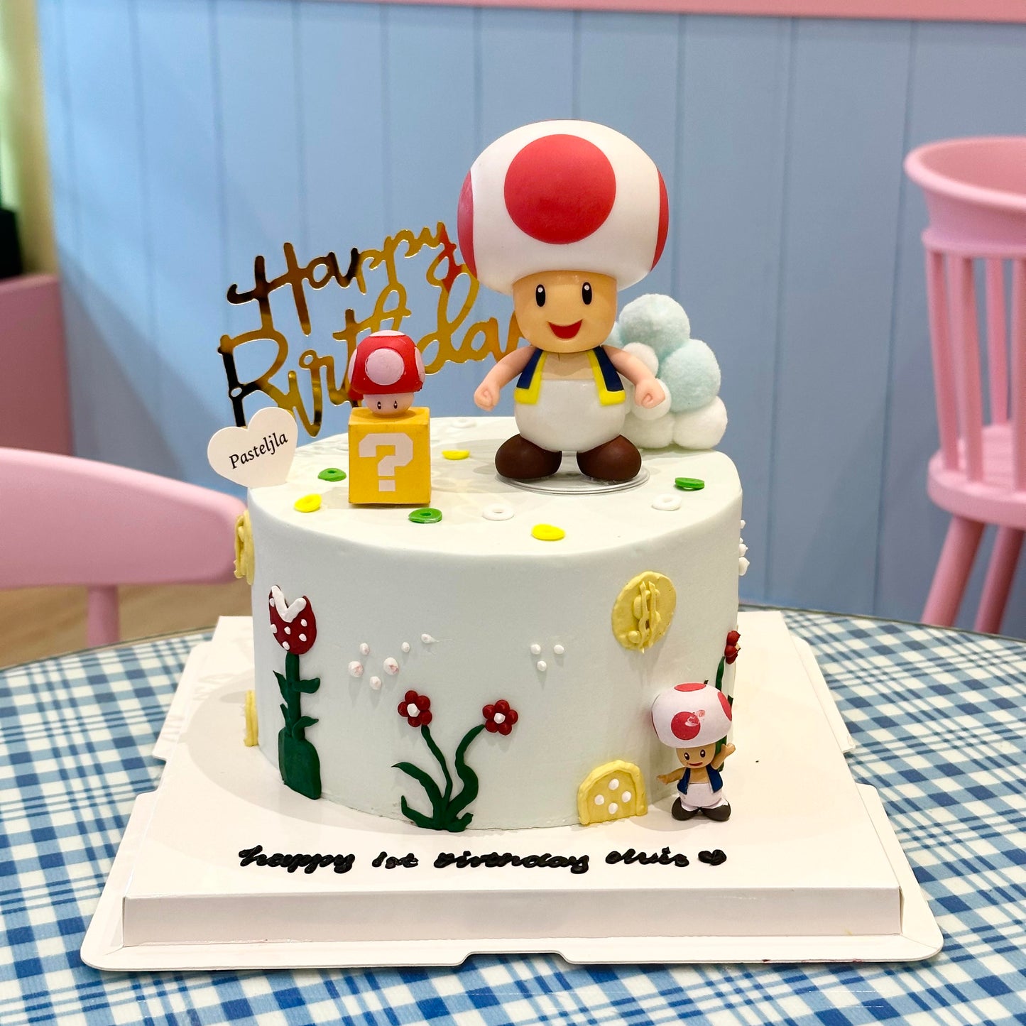 Super Mario Toad cake