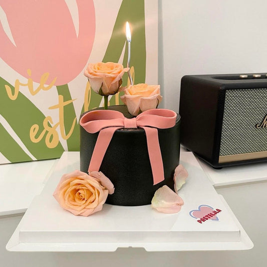 Romantic Black and Peach Rose Cake